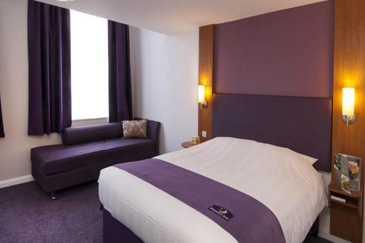 Premier Inn Stroud Stroud  Exterior photo