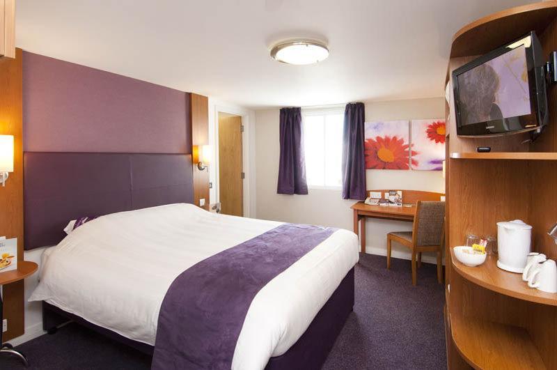 Premier Inn Stroud Stroud  Exterior photo